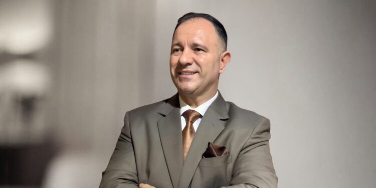 𝗚𝗲𝗼𝗿𝗴𝗲 𝗜𝗼𝗻 𝗜𝗮𝗰𝗼𝗯: 𝗔 𝗩𝗶𝘀𝗶𝗼𝗻𝗮𝗿𝘆 𝗟𝗲𝗮𝗱𝗲𝗿 𝗘𝗹𝗲𝘃𝗮𝘁𝗶𝗻𝗴 𝗚𝗹𝗼𝗯𝗮𝗹 𝗛𝗼𝘀𝗽𝗶𝘁𝗮𝗹𝗶𝘁𝘆 𝘄𝗶𝘁𝗵 𝗘𝘅𝗰𝗲𝗹𝗹𝗲𝗻𝗰𝗲 𝗮𝗻𝗱 𝗜𝗻𝗻𝗼𝘃𝗮𝘁𝗶𝗼𝗻