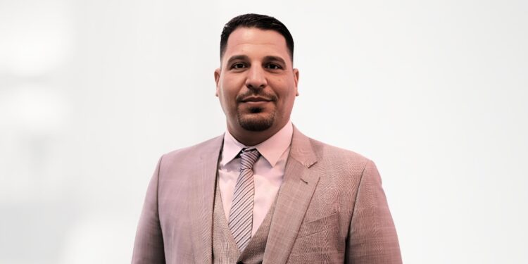 𝗪𝗮𝗲𝗹 𝗙𝗮𝘄𝘇𝗶: 𝗗𝗿𝗶𝘃𝗶𝗻𝗴 𝗥𝗲𝘃𝗲𝗻𝘂𝗲 𝗚𝗿𝗼𝘄𝘁𝗵, 𝗖𝘂𝘀𝘁𝗼𝗺𝗲𝗿-𝗖𝗲𝗻𝘁𝗿𝗶𝗰 𝗜𝗻𝗻𝗼𝘃𝗮𝘁𝗶𝗼𝗻, 𝗮𝗻𝗱 𝗖𝗫 𝗧𝗿𝗮𝗻𝘀𝗳𝗼𝗿𝗺𝗮𝘁𝗶𝗼𝗻